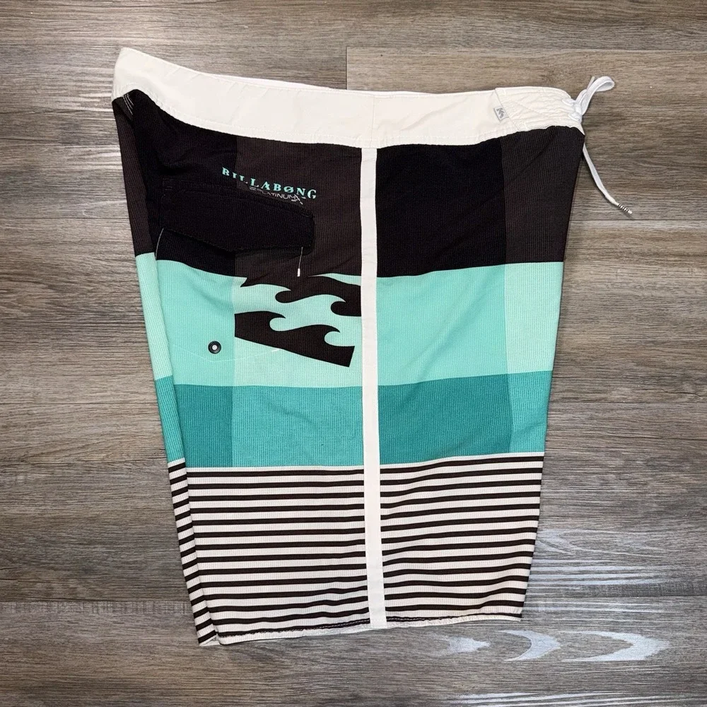 Billabong PlatimumX Taj Burrow Board Shorts Mens 35 Blue White Black Colorblock